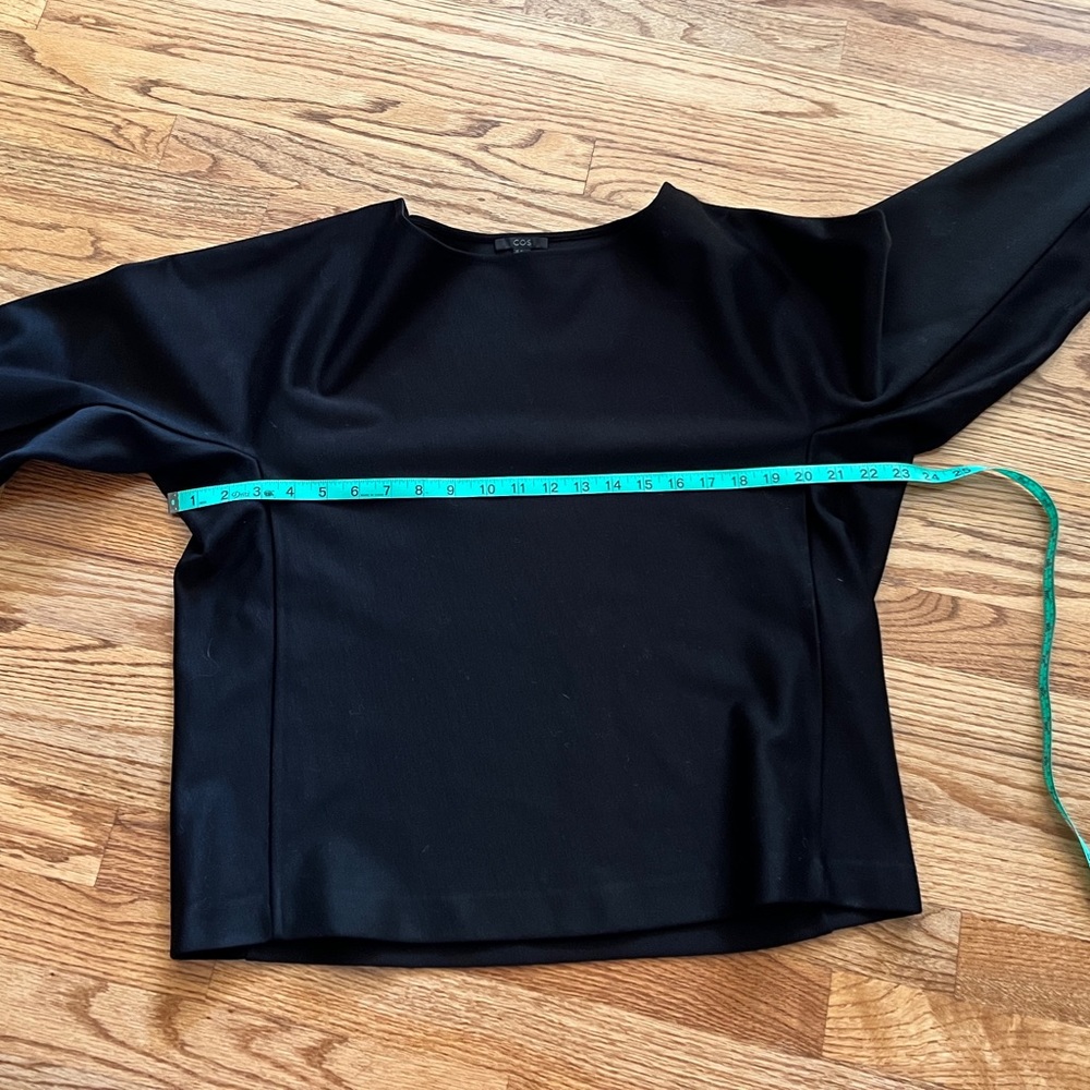 COS | dolman sleeve, boat neck, black top size medium NWOT